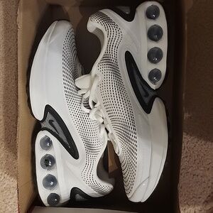Nike Air Max DN White and Black Sneakers - New